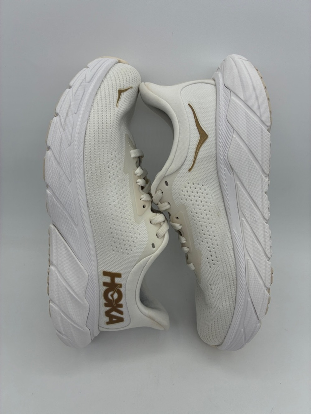 Hoka One One White Rose Gold Women's Arahi 7 Running Shoes   |  Size: 6B - Picture 6 of 16
